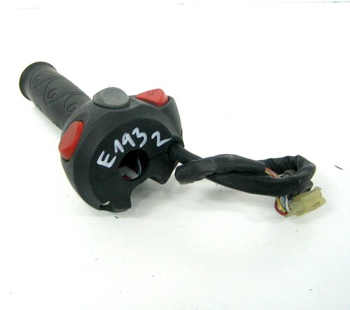 Malaguti Plynová rukojeť + Ovladače pravé